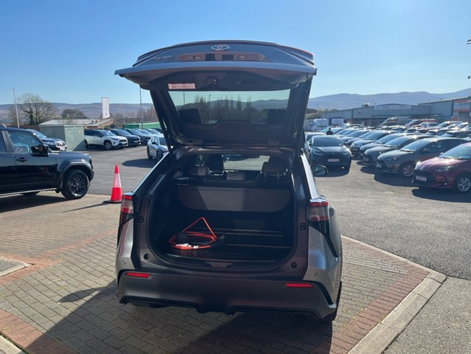 2023 Toyota bZ4X - image 10