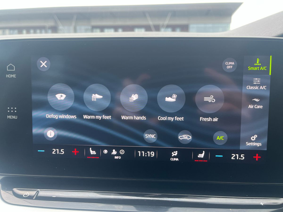 2023 Skoda Octavia - image 20