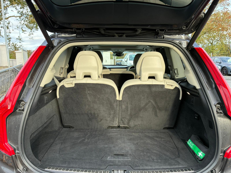 2023 Volvo XC90 - image 23
