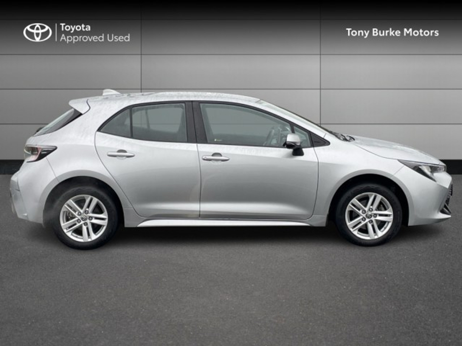 2018 Toyota Corolla Hatchback 5dr Hybrid - Luna Edition - 1.8 Automatic - Very Low KMS - EUR 180 Tax // Front Electric Windows // Rear Electric Windows // Electric Mirrors // Heated Mirrors // Apple Carplay €24,895