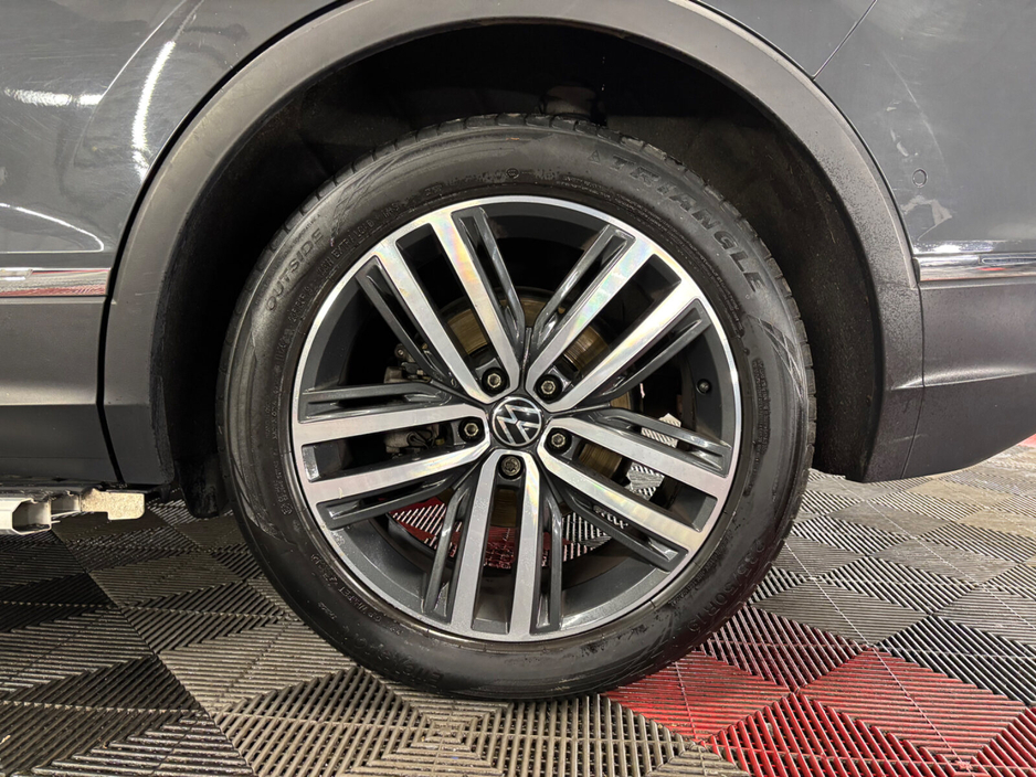 2021 Volkswagen Tiguan - image 17