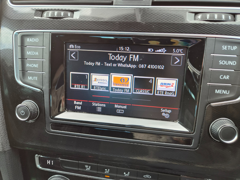 2015 Volkswagen Golf - image 31