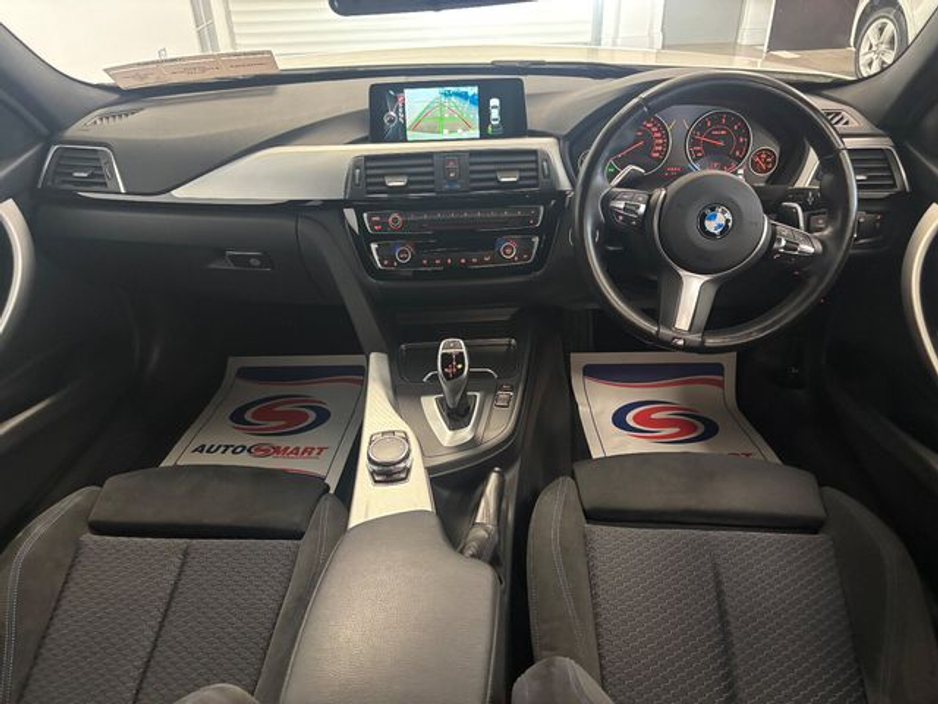 2015 BMW 3 Series - image 11