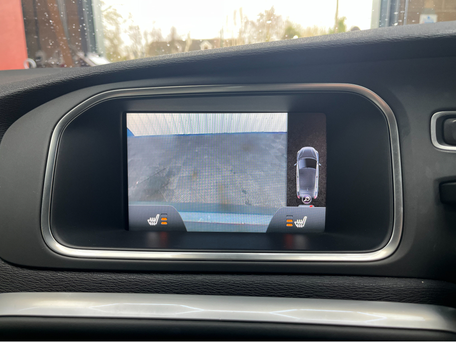 2015 Volvo V40 - image 19