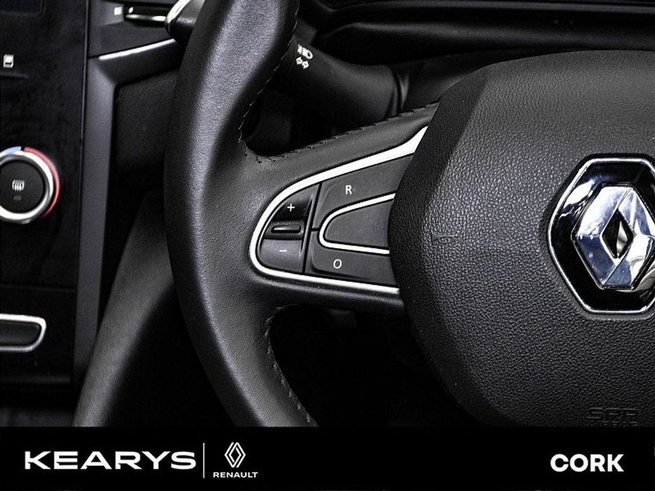 2020 Renault Megane - image 18