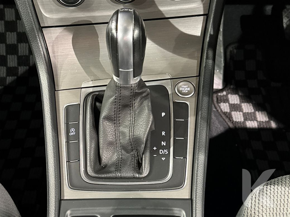 2017 Volkswagen Golf 1.2 TSI COMFORT LINE ESTATE - FACTORY ALLOYS - PADDLE SHIFT - CRUISE CONTROL - REAR CAMERA €14,450