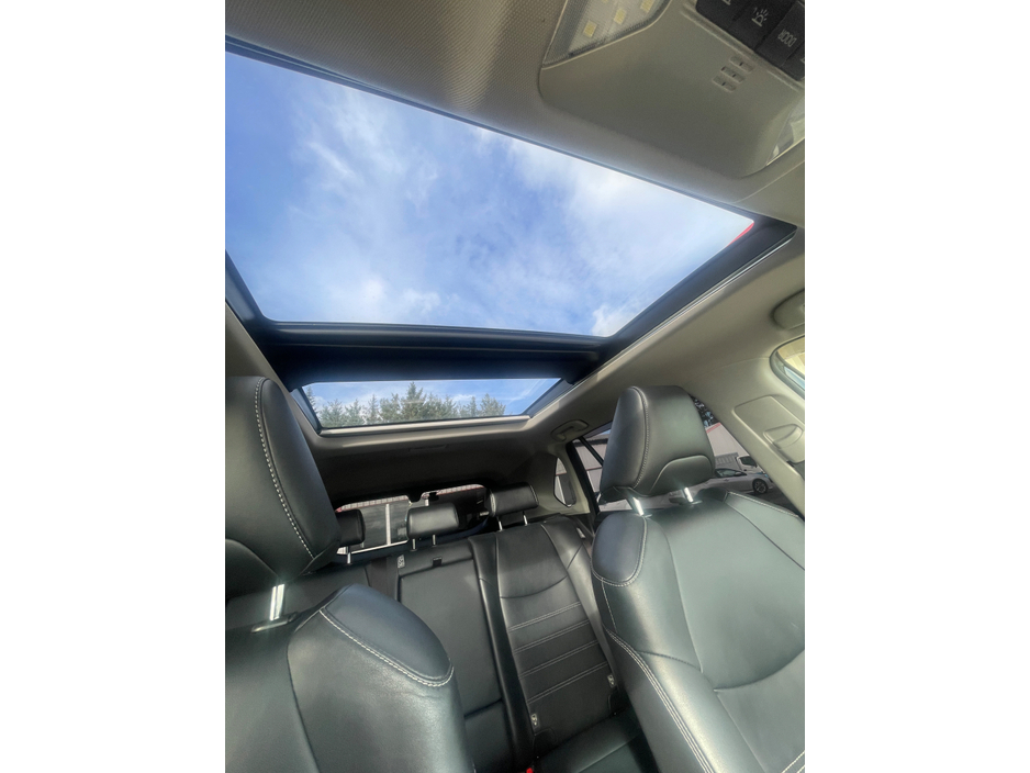 2020 Toyota Rav4 - image 13