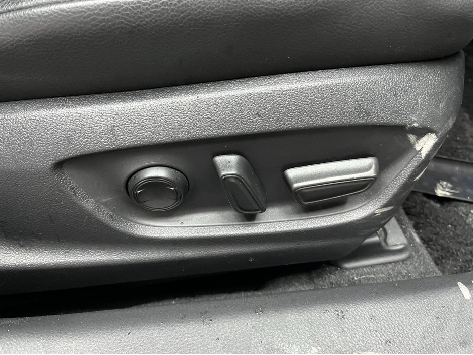 2021 Toyota Camry €27950 2021 TOYOTA CAMRY WS 2.5 AUTOMATIC / CRUISE CONTROL / 360° PARKING CAMERA / ELECTRIC HEATED SEATS / PADDLE SHIFTERS AND MORE €27,950