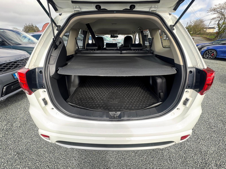 2018 Mitsubishi Outlander - image 25