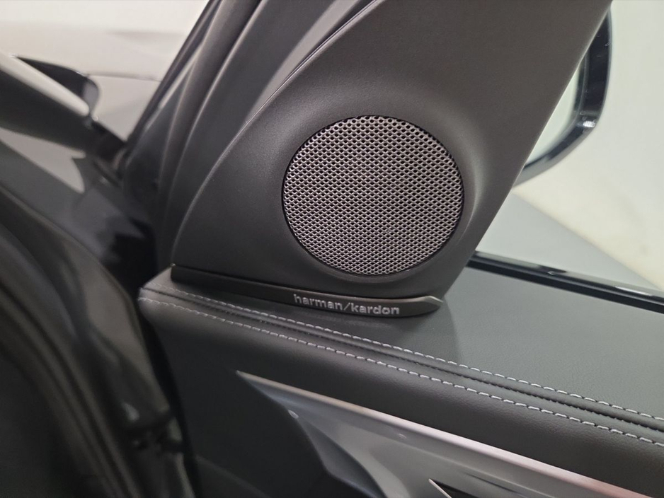 2026 BMW XM - image 24