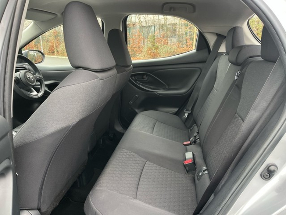 2023 Toyota Yaris 1.5 HYBRID LUNA 4DR AUTO €23,950