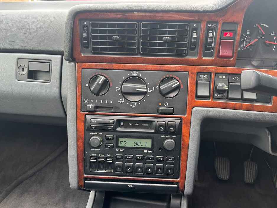 1994 Volvo 850 - image 20