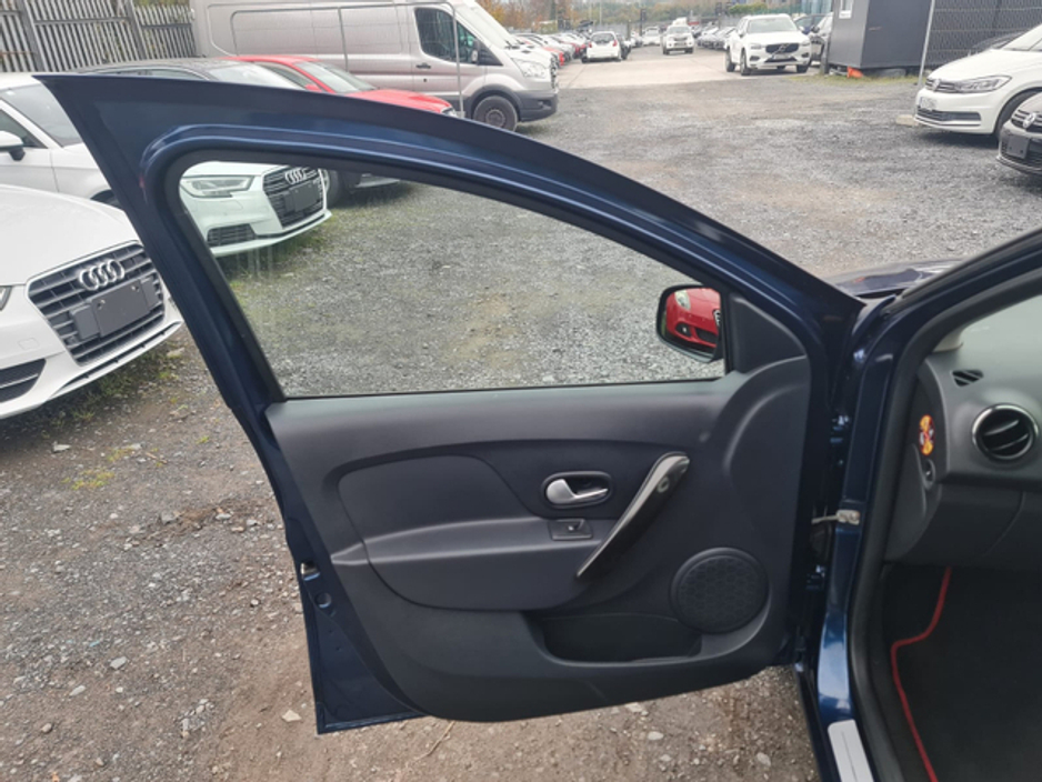 2017 Dacia Sandero LAUREATE DCI €7,595