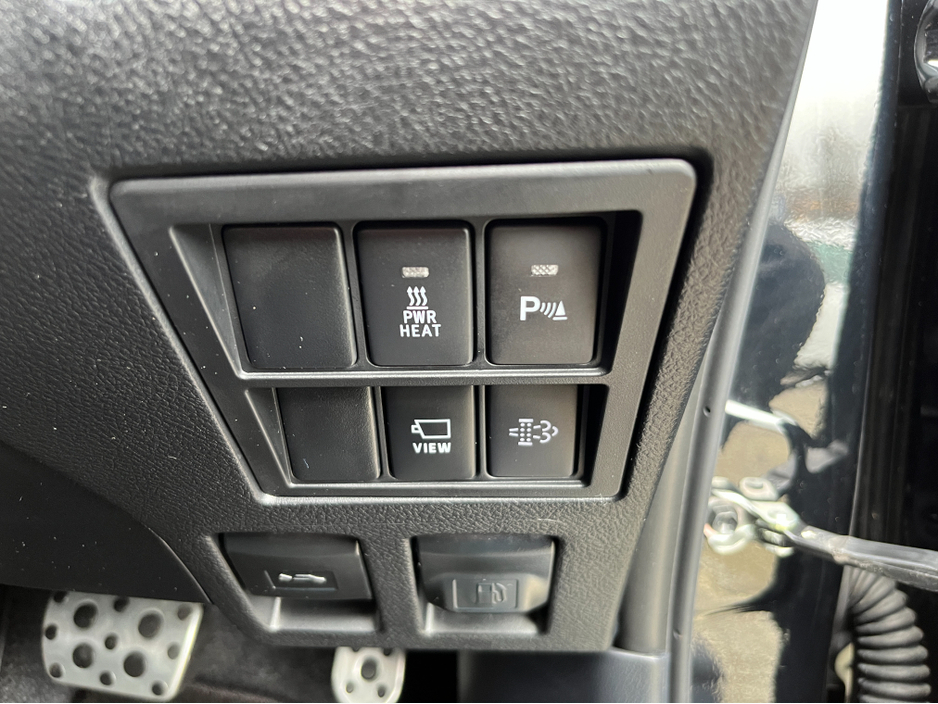 2024 Toyota Hilux - image 24