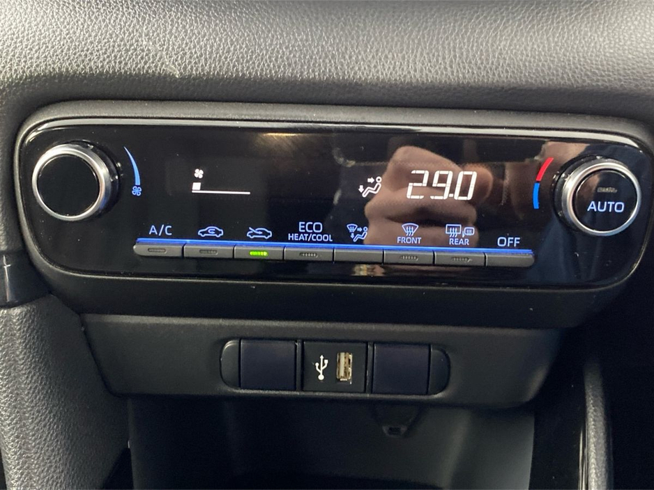 2021 Toyota Yaris - image 20