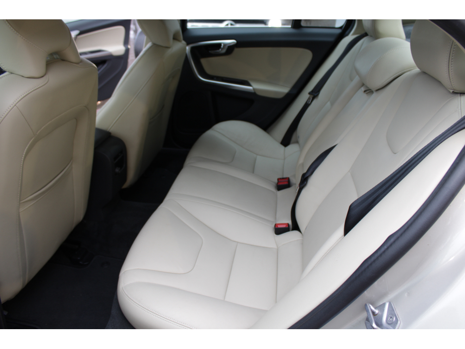 2016 Volvo S60 2.0D4 SE LUXURY EDITION 4DR SALOON AUTOMATIC // STUNNIN CAR WITH ONLY 61.000 KMS // BUY WITH CONFIDENCE AA AND SIMI APPROVED DEALER 2026 // FINANCE ARRANGED // TRADE INS WELCOME // €17,950