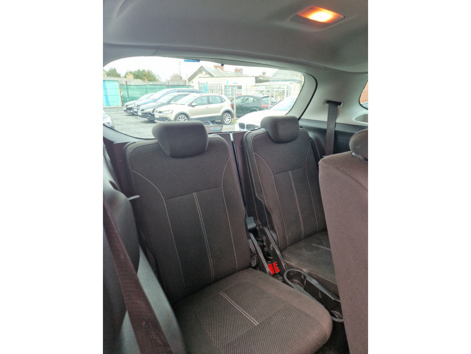 2016 Opel Zafira - image 13