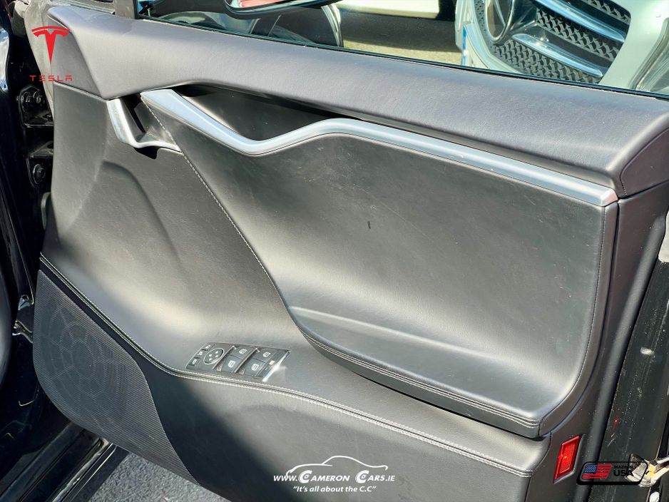 2017 Tesla Model S - image 29