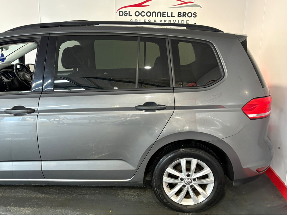 2017 Volkswagen Touran - image 18