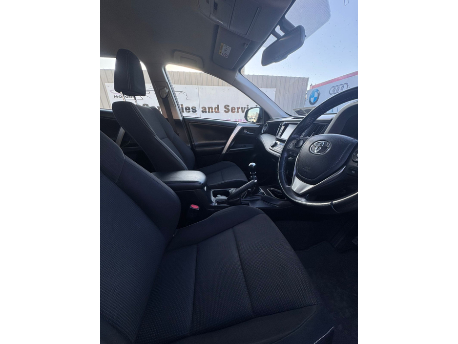 2016 Toyota Rav4 - image 18