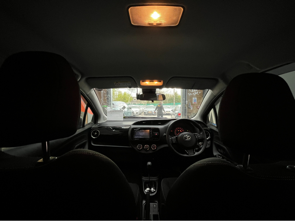 2018 Toyota Vitz - image 10