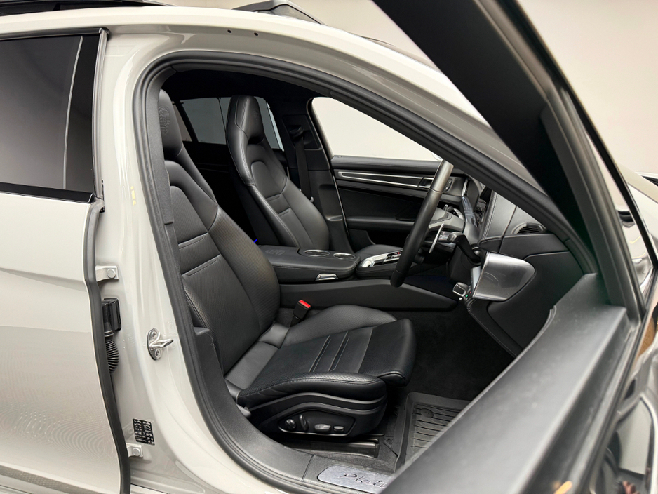 2023 Porsche Panamera - image 11