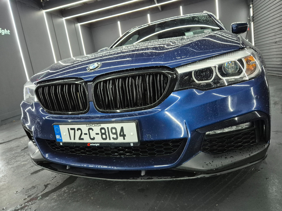 2017 BMW 5 Series - image 2
