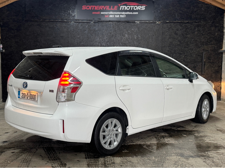 2020 Toyota Prius - image 6