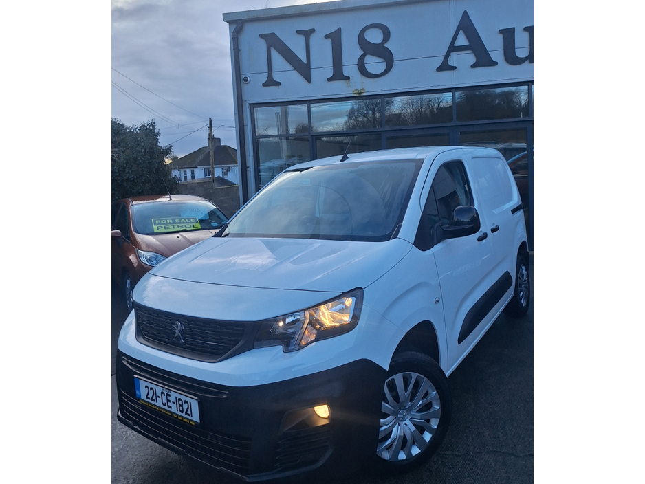 2022 Peugeot Partner PROFESSIONAL PREMIUM BLUEHDI L1 €12,900