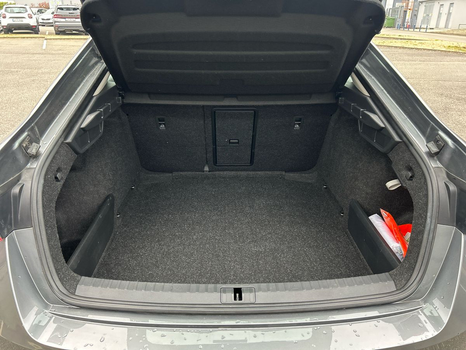 2022 Skoda Octavia - image 9