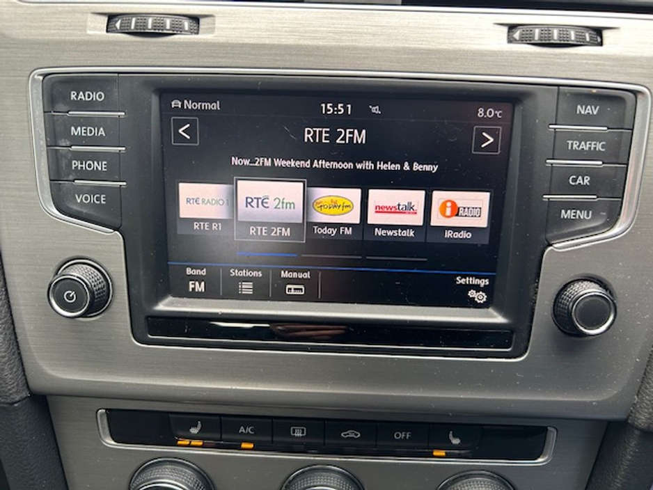 2016 Volkswagen Golf - image 11