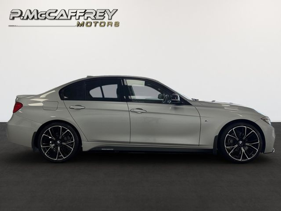 2015 BMW 3 Series - image 4
