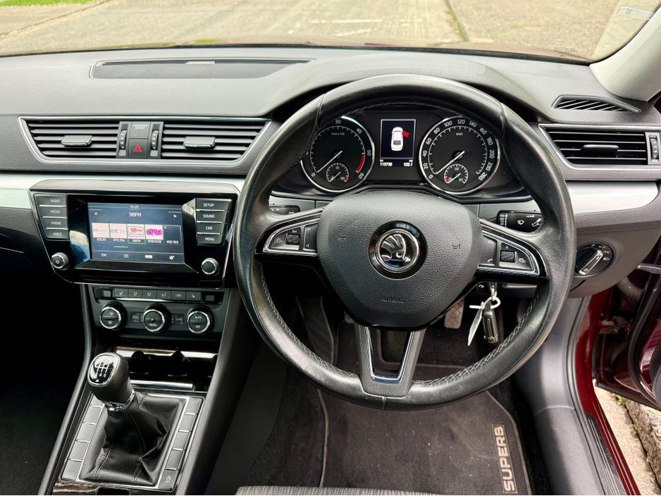 2016 Skoda Superb - image 17