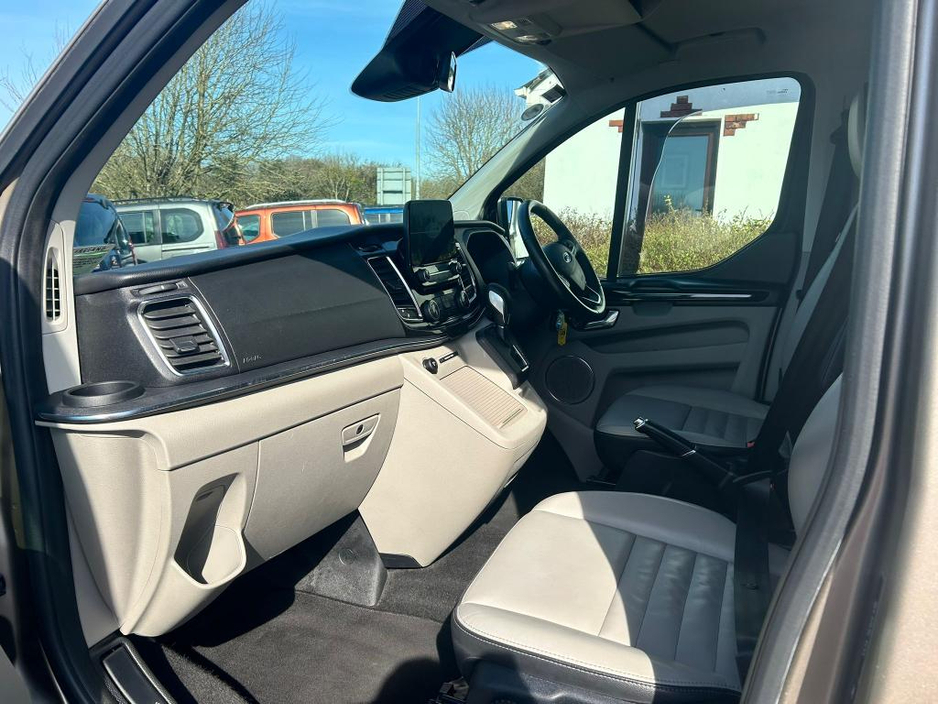 2022 Ford Tourneo Custom - image 17