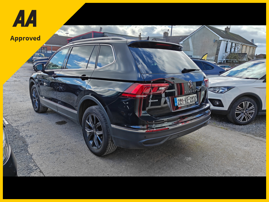 2022 Volkswagen Tiguan - image 8