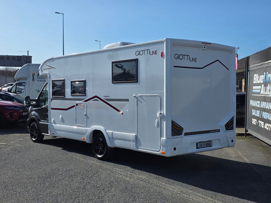 2025 Ford Transit - image 4