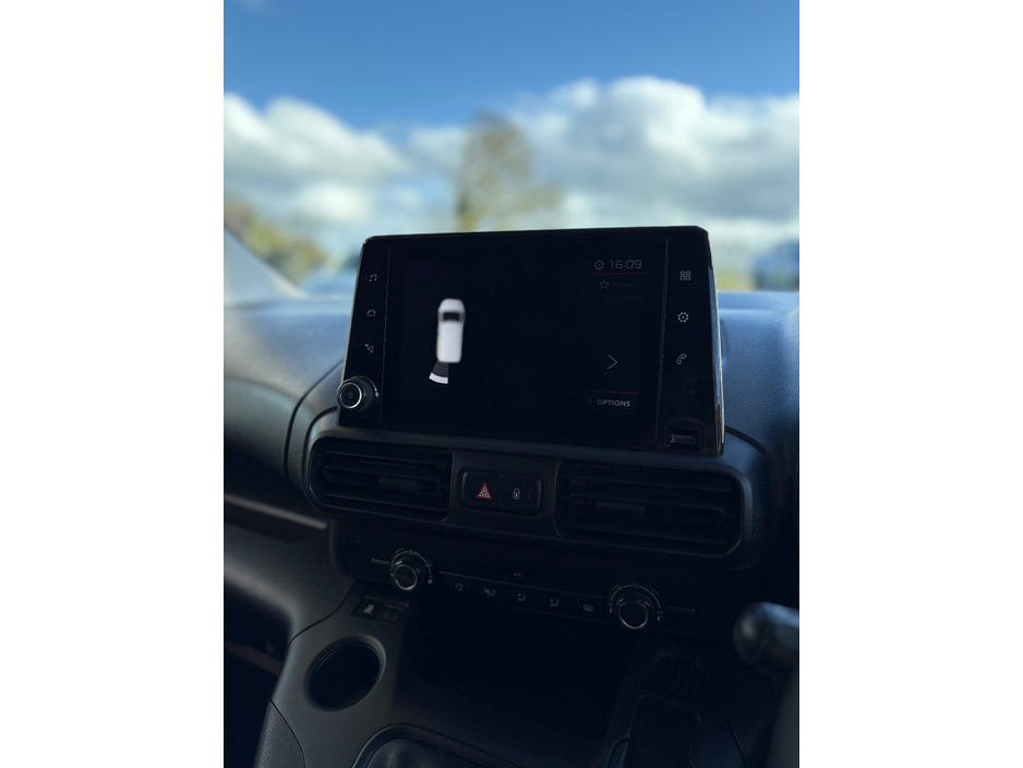 2019 Citroen Berlingo - image 3