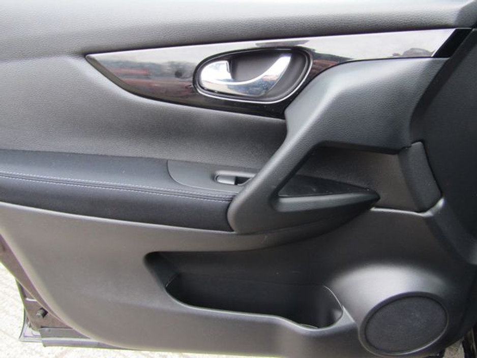 2014 Nissan Qashqai - image 22