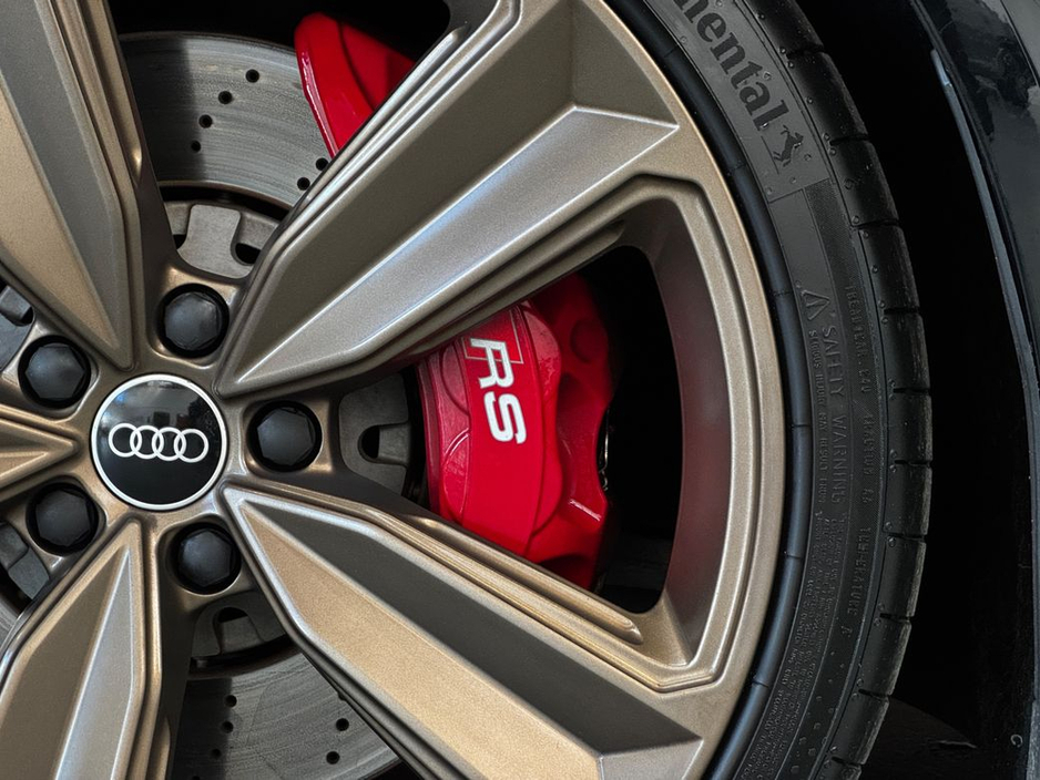 2022 Audi RS4 - image 11