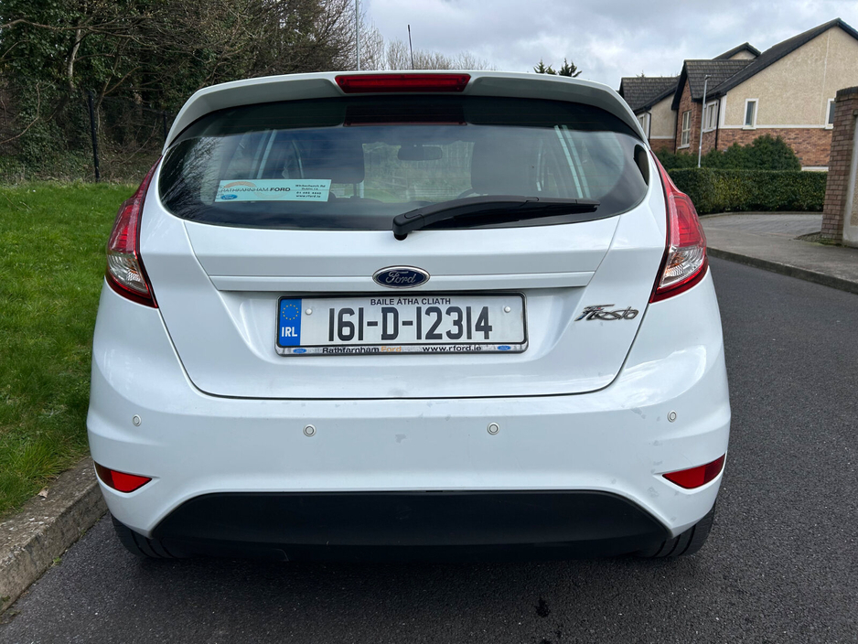 2016 Ford Fiesta - image 5