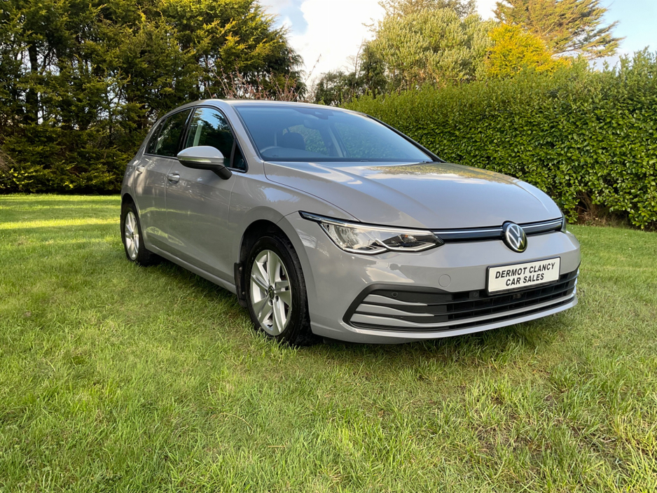 2022 Volkswagen Golf - image 4