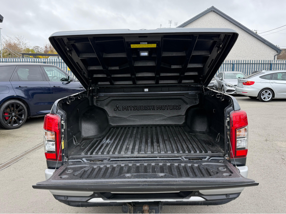 2020 Mitsubishi L200 - image 13