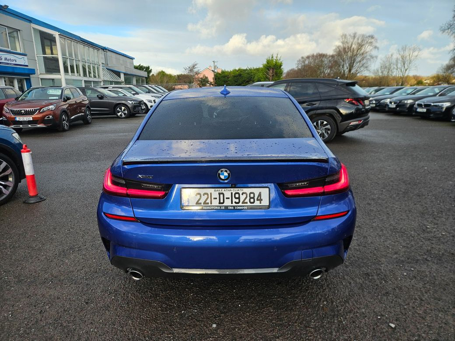 2022 BMW 3 Series - image 5