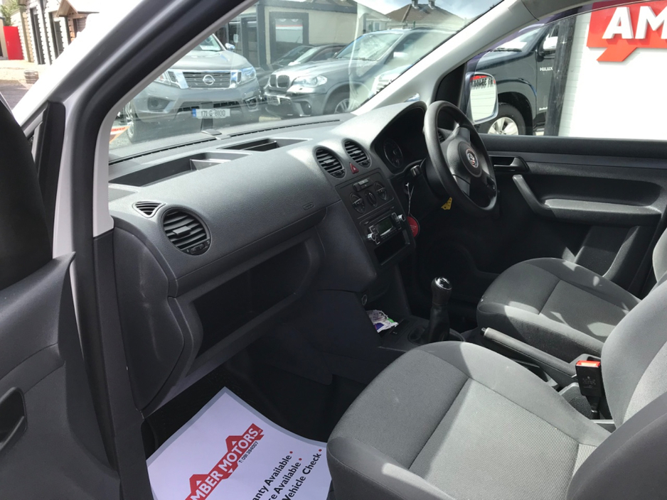 2015 Volkswagen Caddy - image 19