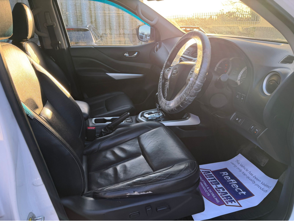 2016 Nissan Navara - image 7