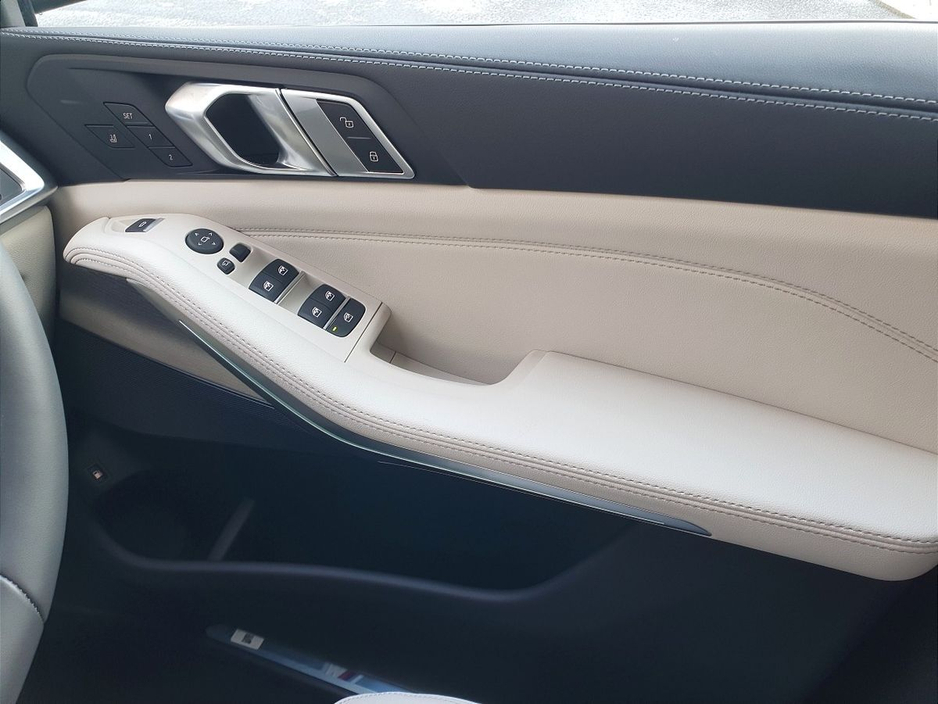 2026 BMW X5 - image 23