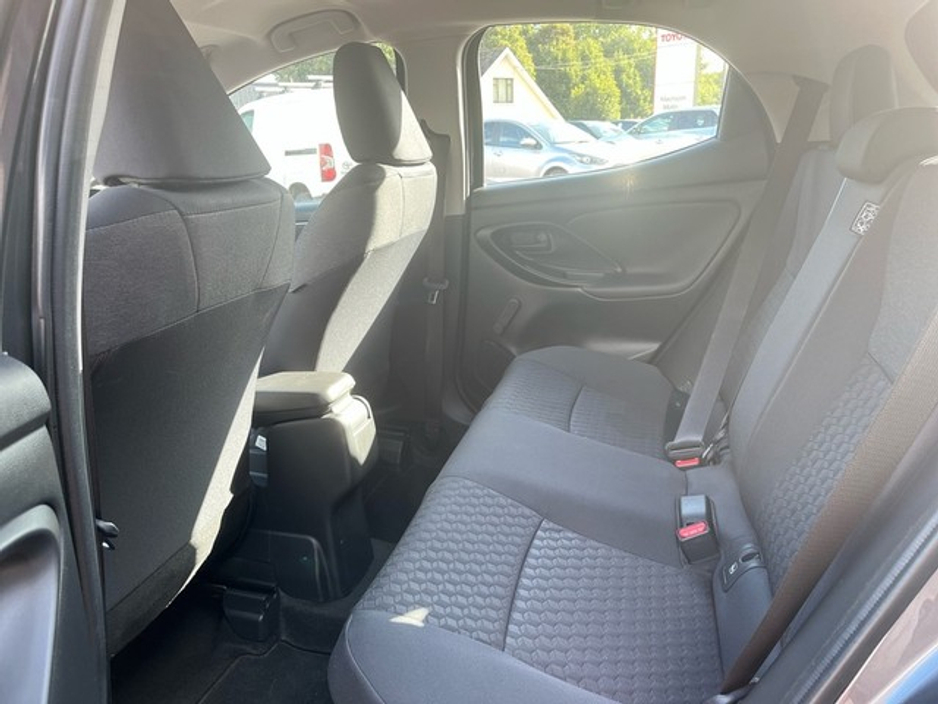 2022 Toyota Yaris FRESH SELECTION OF TRADE-INS HYBRID LUNA 4DR AUTO €23,000