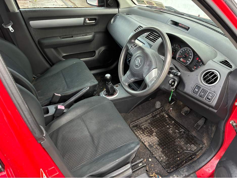 2007 Suzuki Swift - image 8