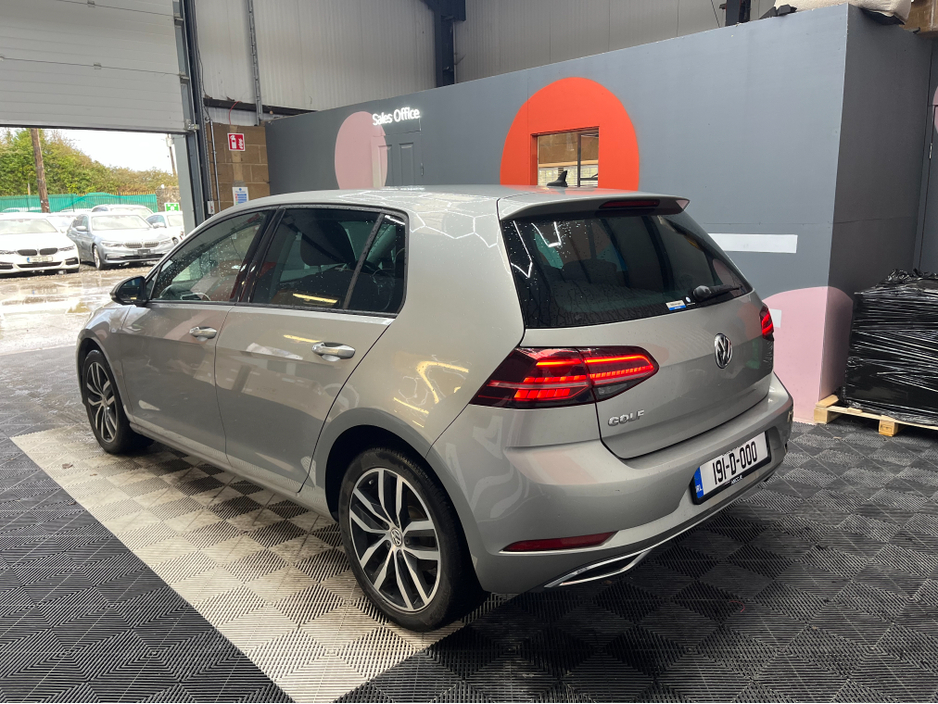 2019 Volkswagen Golf - image 4