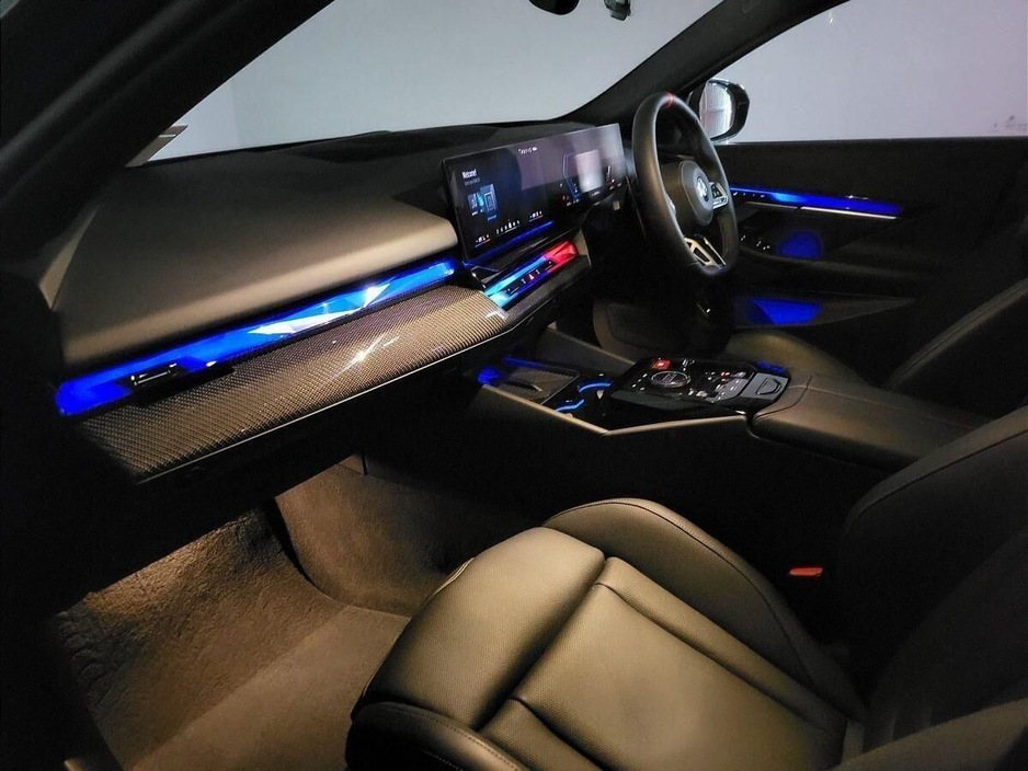 2025 BMW M5 - image 22